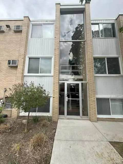 4917 Crooks Road #L5, RoyalOak, MI 48073