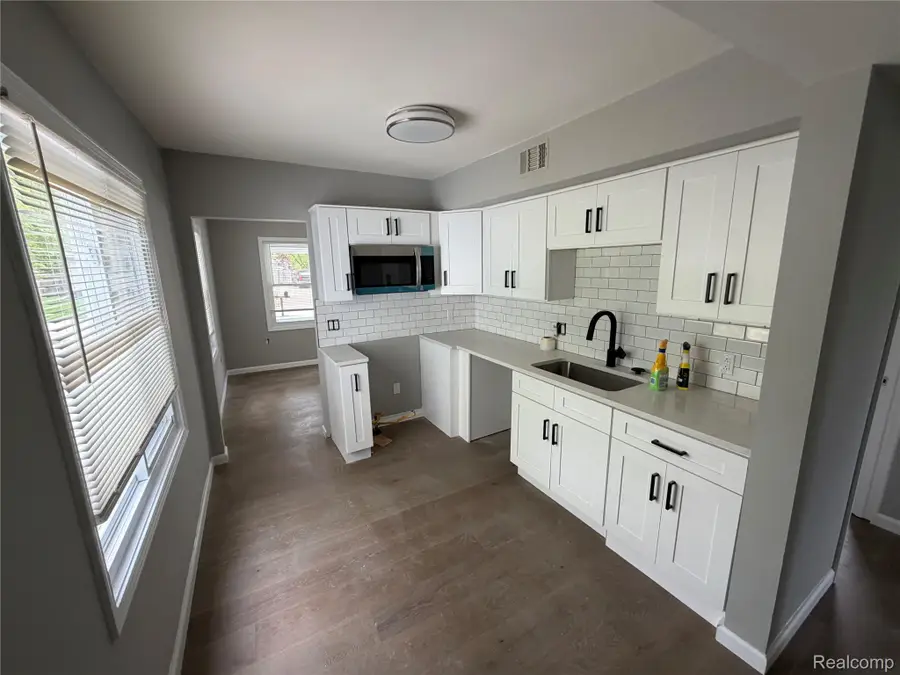 21631 Colgate Street, Farmington Hills, MI 48336 - #2