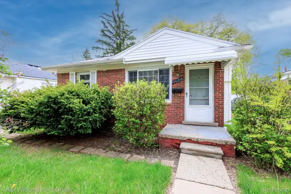 14211 Manhattan Street, OakPark, MI 48237