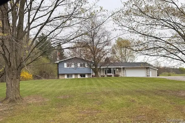 687 W Saginaw Road, Mayville, MI 48744