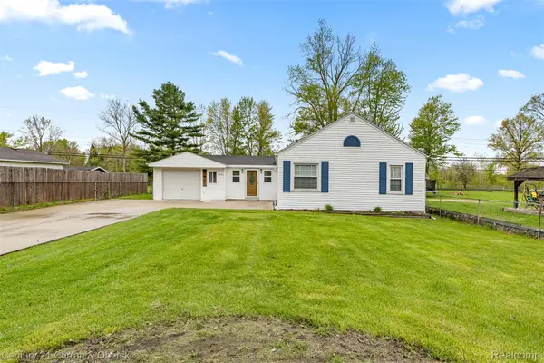 24628 Woodland Drive, FlatRock, MI 48134