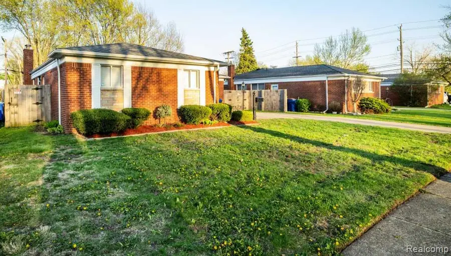 26042 Dover Avenue, Warren, MI 48089 - #3
