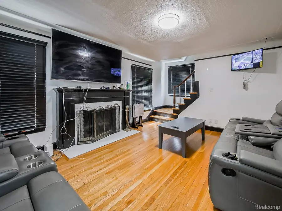 16207 Harlow Street, Detroit, MI 48235 - #2