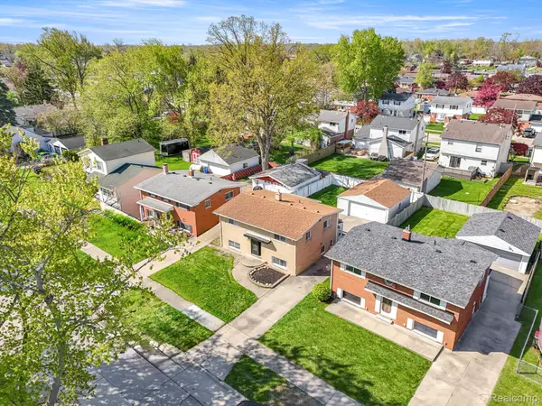30022 White Street, Rockwood, MI 48173