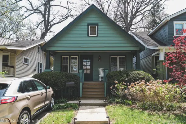 68 Kensington Boulevard, PleasantRidge, MI 48069