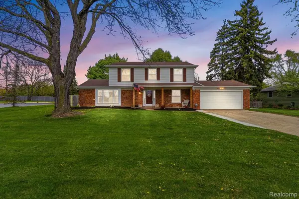 2049 E Hill Road, GrandBlanc, MI 48439