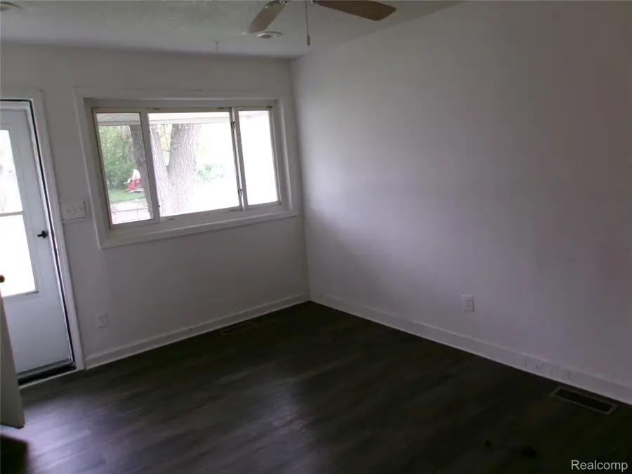 709 Dorset Avenue, Ypsilanti, MI 48198 - #2