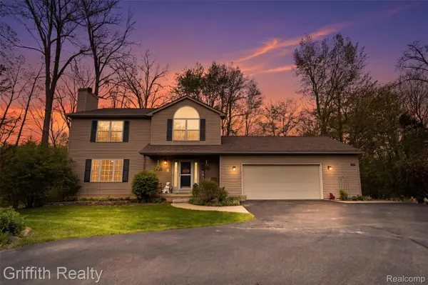 2000 Laurel Oak Drive, Howell, MI 48855