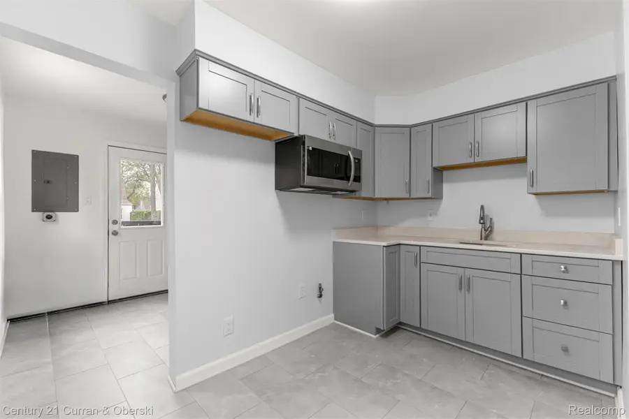 1784 Reo Avenue, Lincoln Park, MI 48146 - #2