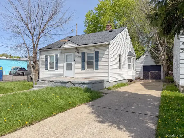 18533 Kenosha Street, HarperWoods, MI 48225