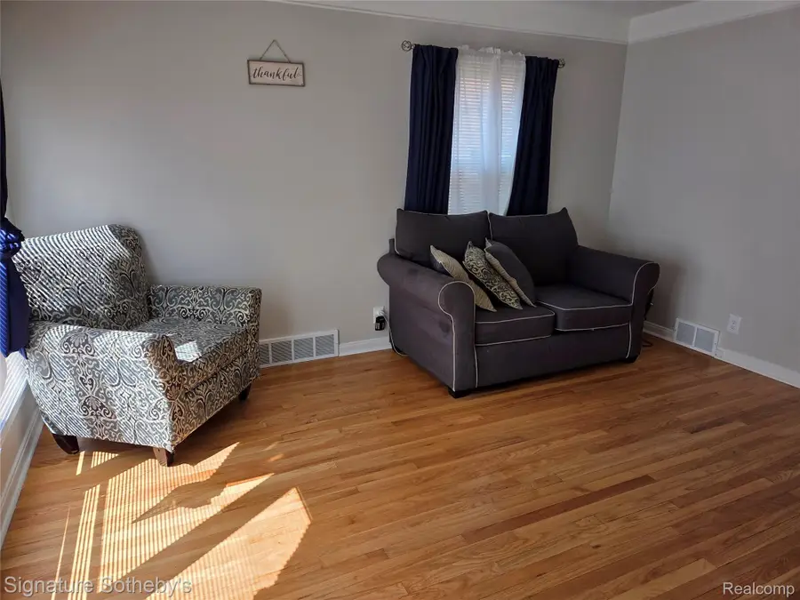 9320 Dixie, Redford, MI 48239 - #3