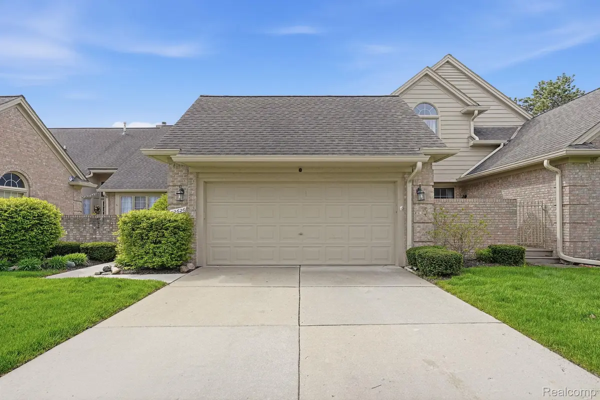 42626 Christina Drive, Sterling Heights, MI 48313 - #1