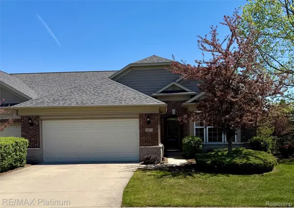 24471 Sand Lake Lane, FlatRock, MI 48134