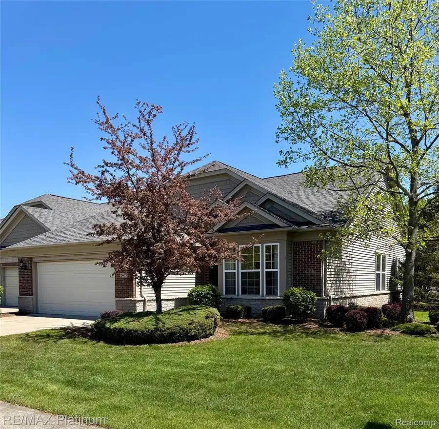 24471 Sand Lake Lane, Brownstown, MI 48134 - #2