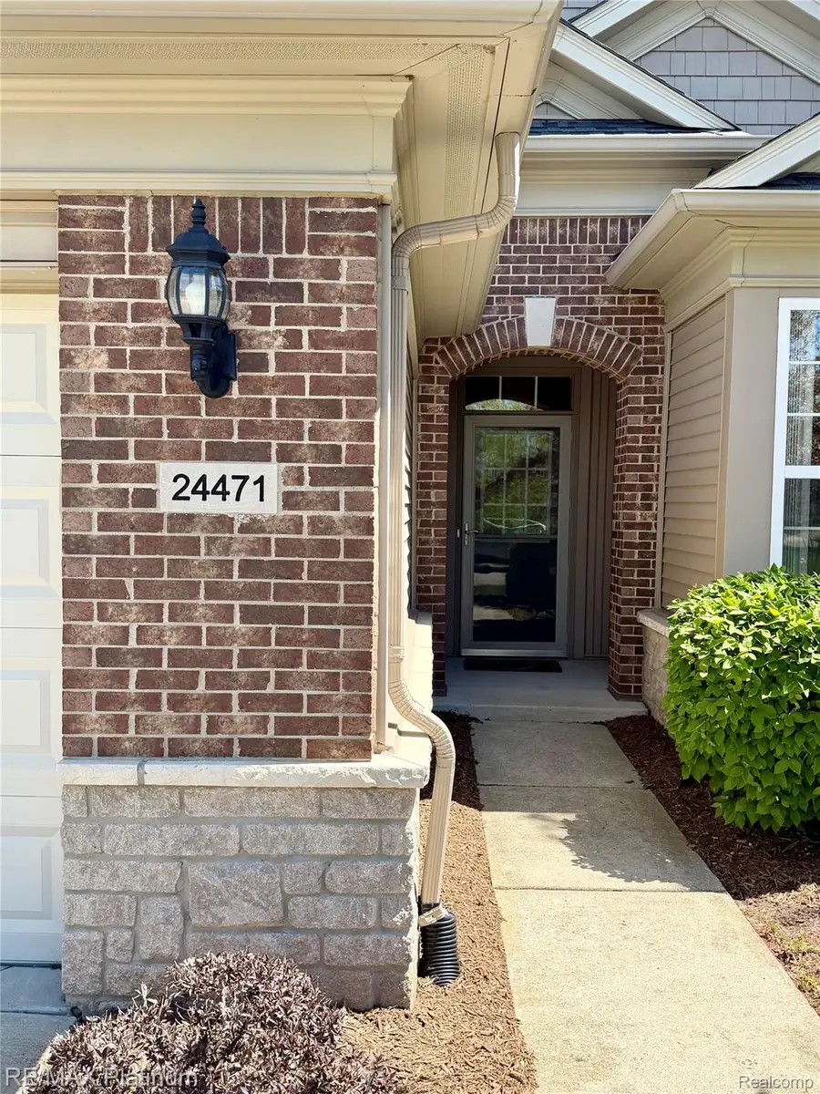 24471 Sand Lake Lane, Brownstown, MI 48134 - #3