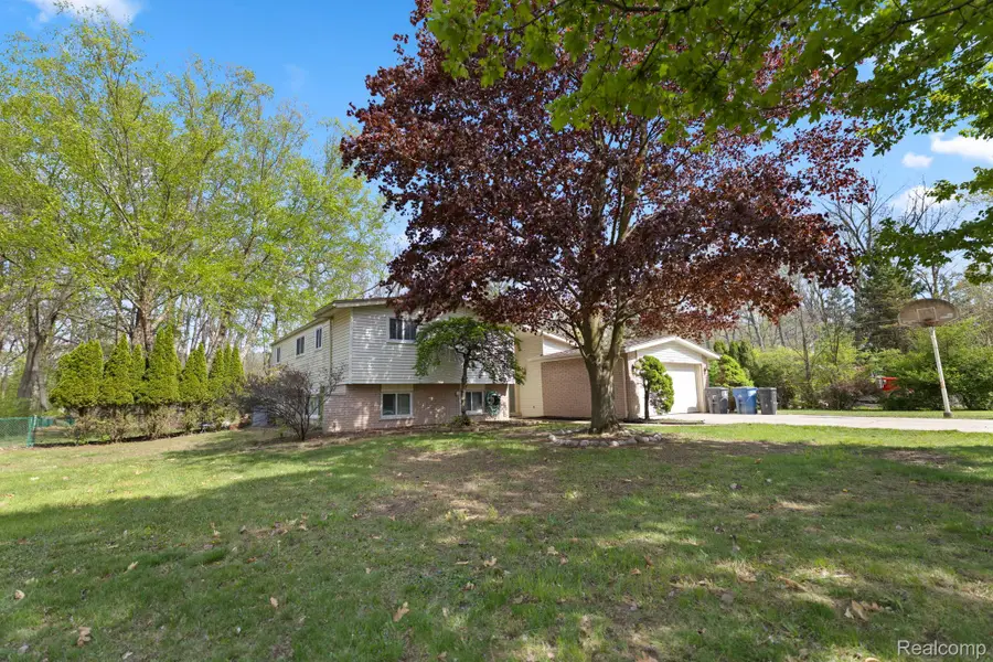 8130 Ravine Drive, Westland, MI 48185 - #3