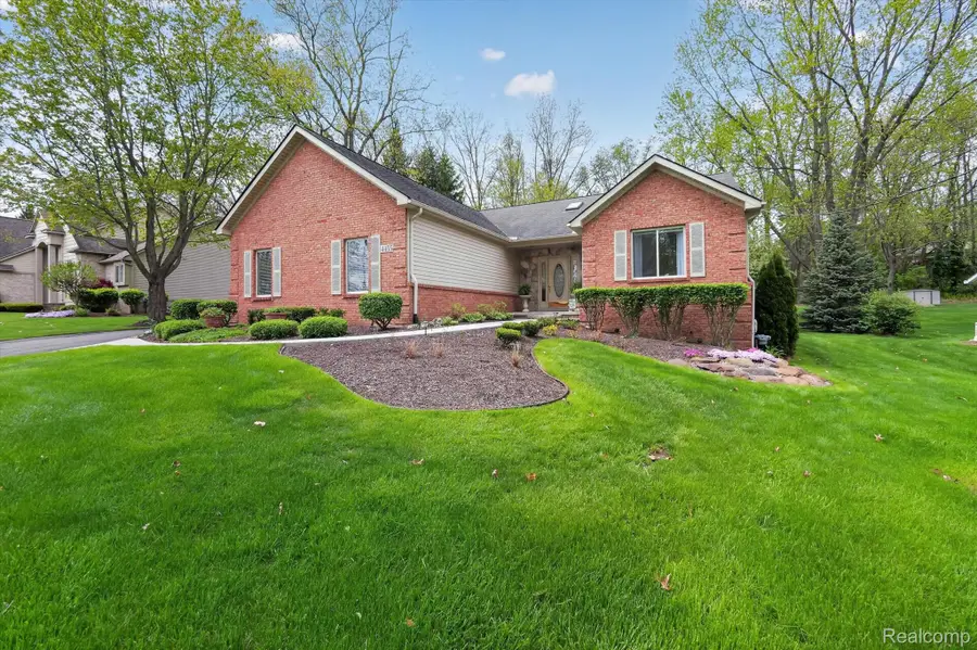 4455 Driftwood Drive, Commerce Township, MI 48382 - #2