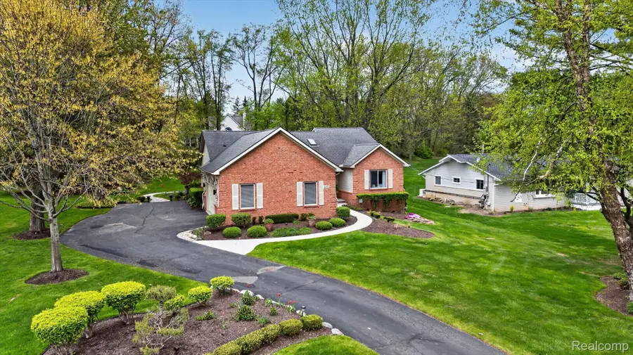 4455 Driftwood Drive, Commerce Township, MI 48382 - #3