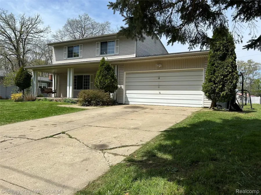 1124 Trotwood Lane, Flint, MI 48507 - #2