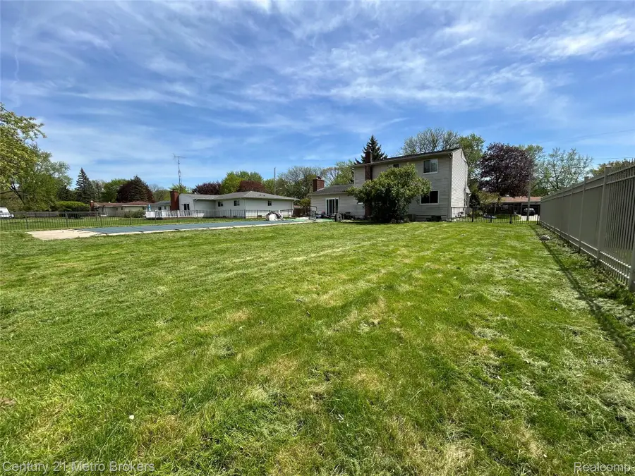 1124 Trotwood Lane, Flint, MI 48507 - #3