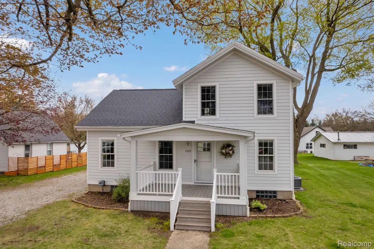 209 S Bristol Street, Almont, MI 48003 - #1