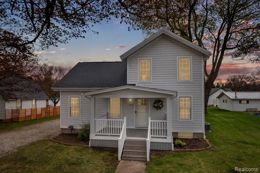 209 S Bristol Street, Almont, MI 48003 - #2