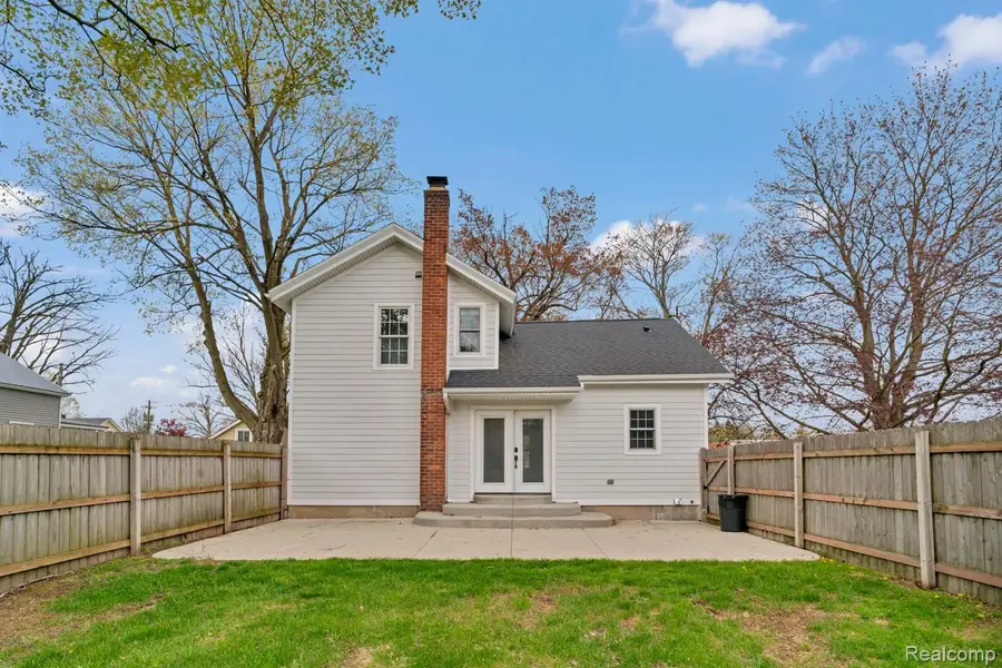 209 S Bristol Street, Almont, MI 48003 - #3