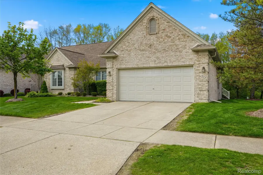 1945 Avalon Drive, Sterling Heights, MI 48310 - #2