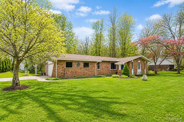 7584 Brookview Court, Brighton, MI 48116