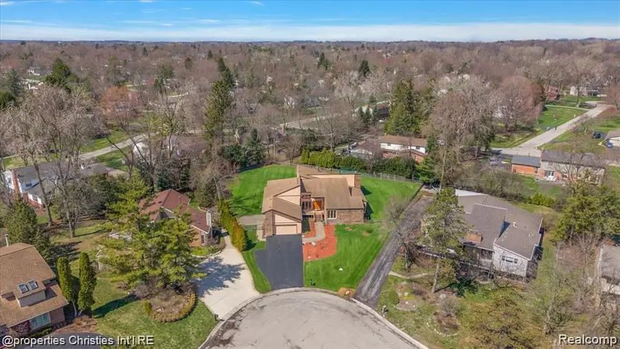 4566 Walden Drive, Bloomfield, MI 48301 - #2