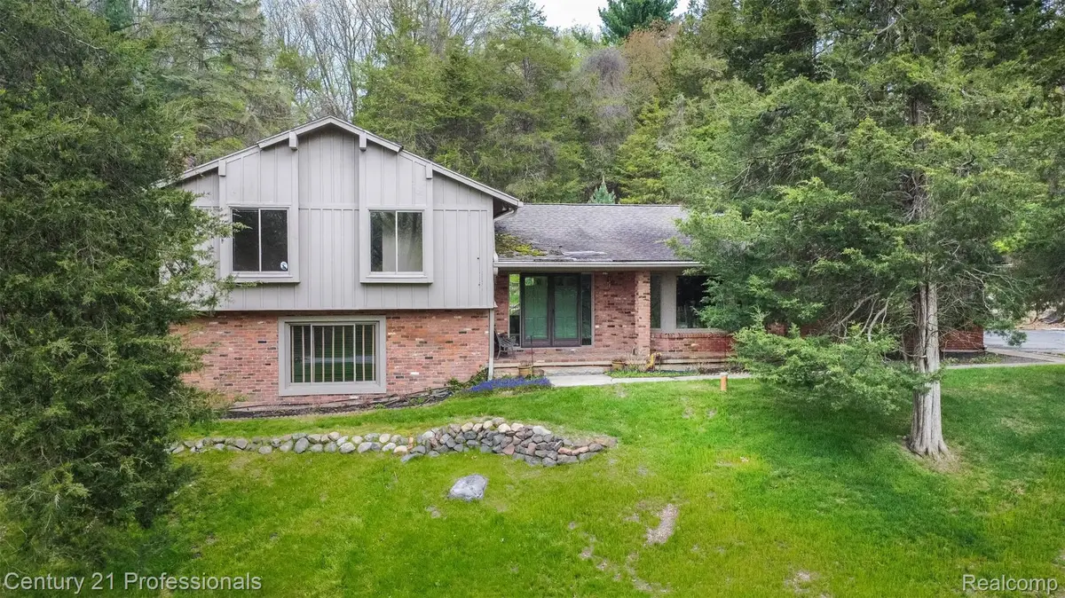 6133 Sundance Trail, Brighton, MI 48116 - #1
