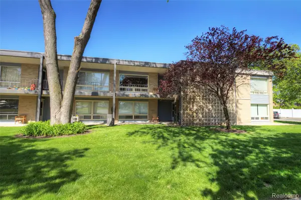 15075 Hubbard Street #12, Livonia, MI 48154