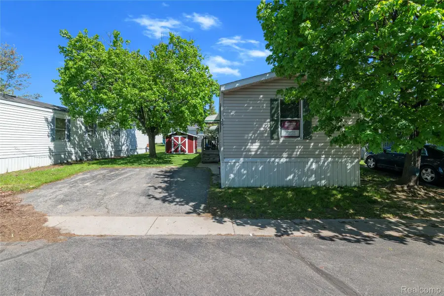 351 North Squirrel Rd #26, Auburn Hills, MI 48326 - #2