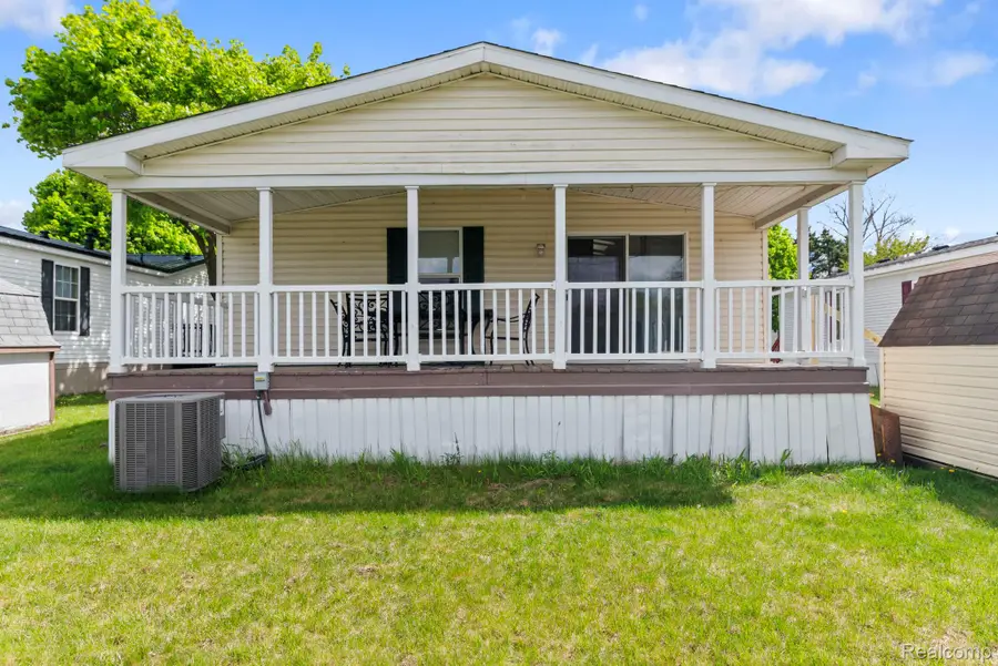 351 North Squirrel Rd #38, Auburn Hills, MI 48326 - #2