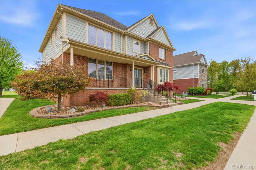 49783 Golden Park Drive, Utica, MI 48315 - #2