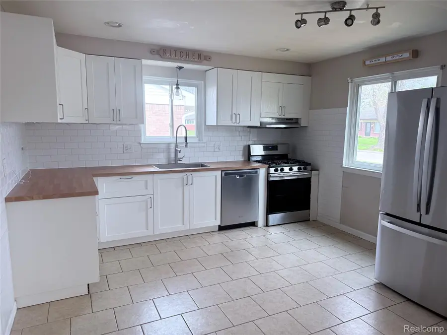 1128 Connie Avenue, Madison Heights, MI 48071 - #2