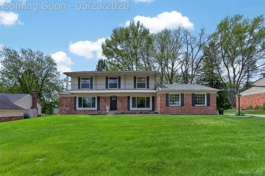 30935 Perrys Crossing, Farmington Hills, MI 48331 - #2
