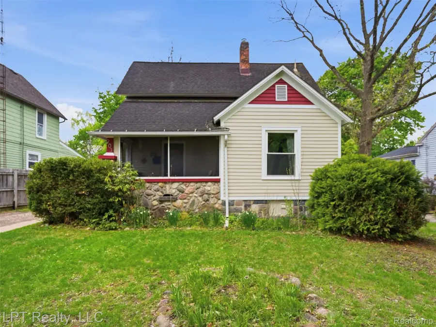 203 Lincoln Street, Chelsea, MI 48118 - #2