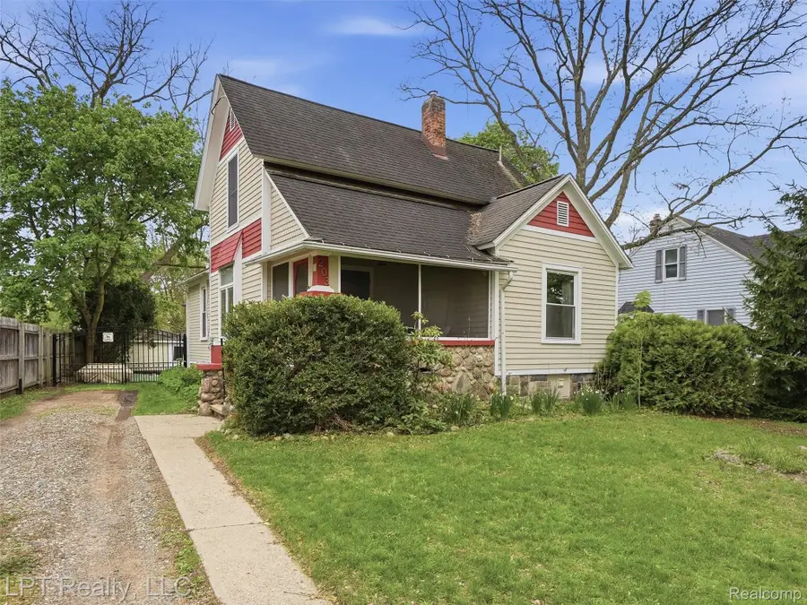 203 Lincoln Street, Chelsea, MI 48118 - #3