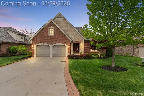 2570 Stoneykirk Court, Rochester, MI 48306