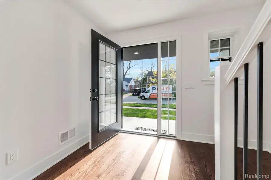 1303 Mohawk Avenue, Royal Oak, MI 48067 - #3