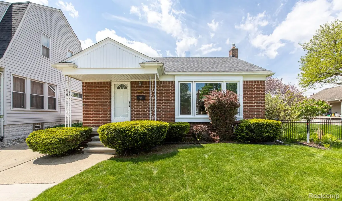 7190 Winona Avenue, Allen Park, MI 48101 - #1