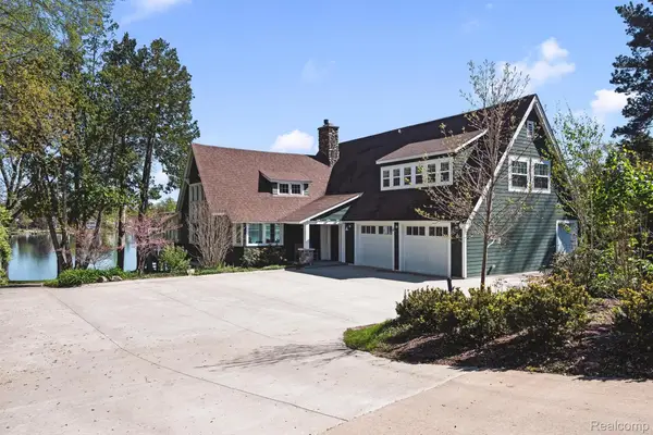 6390 Commerce Road, WestBloomfield, MI 48324