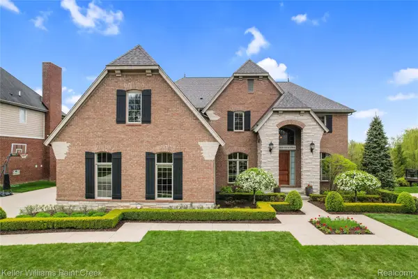 2757 Addison Circle N, Rochester, MI 48306