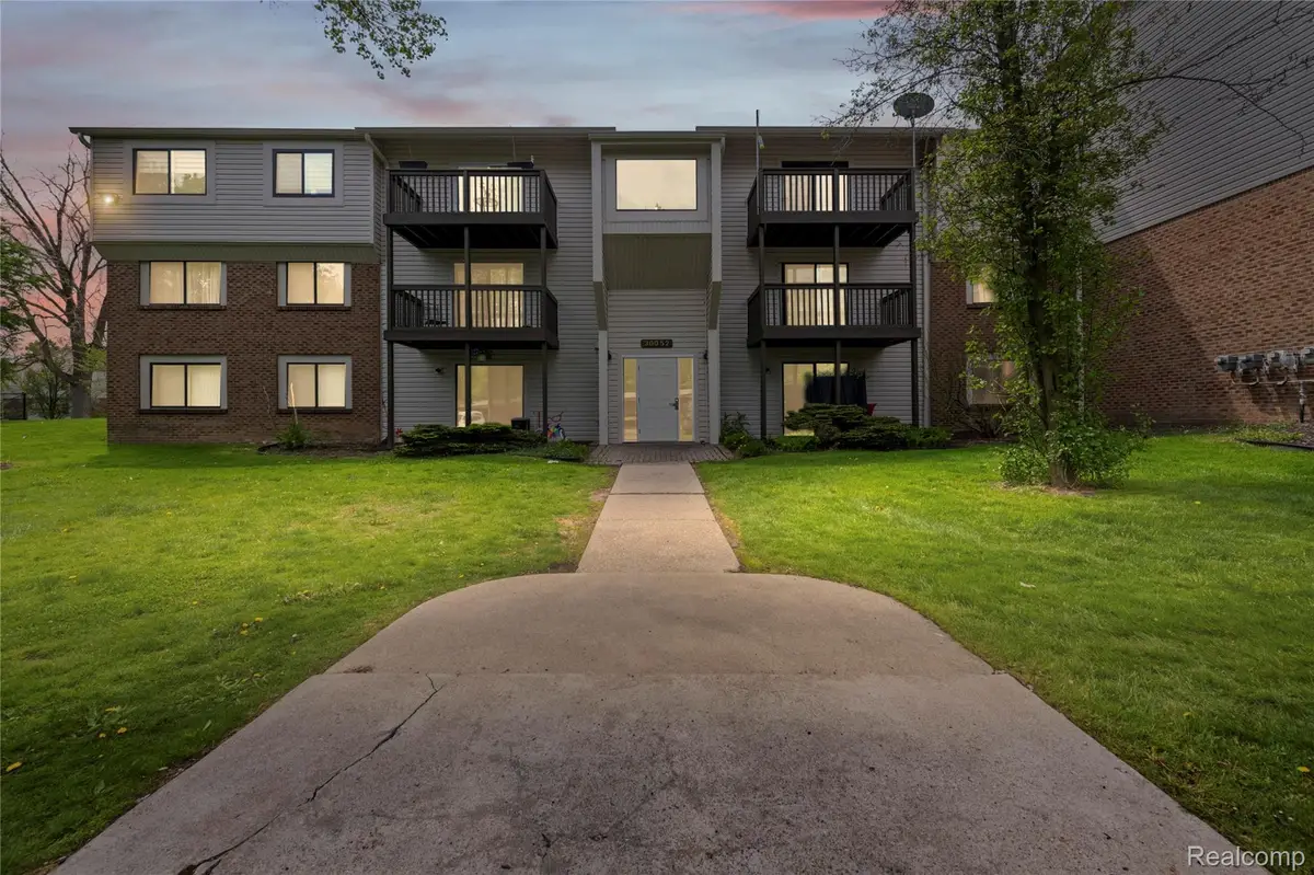 30052 W Twelve Mile Road #61, Farmington Hills, MI 48334 - #1