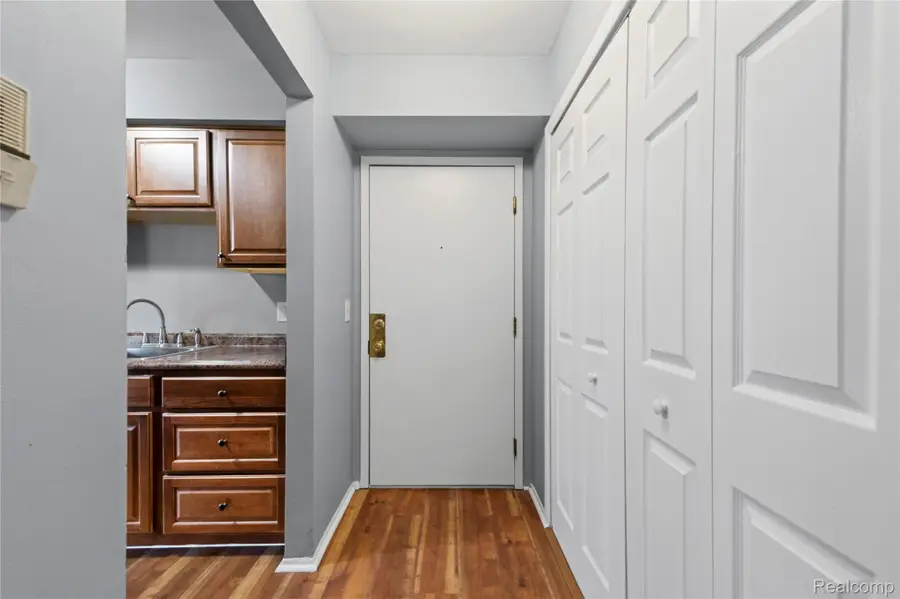 30052 W Twelve Mile Road #61, Farmington Hills, MI 48334 - #3