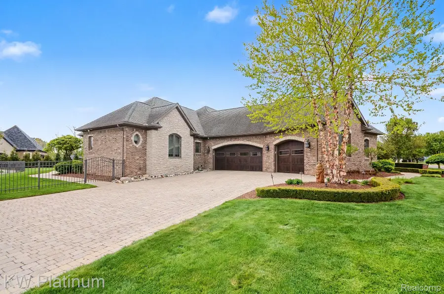 36270 Vita Bella Drive, Clinton Township, MI 48035 - #2