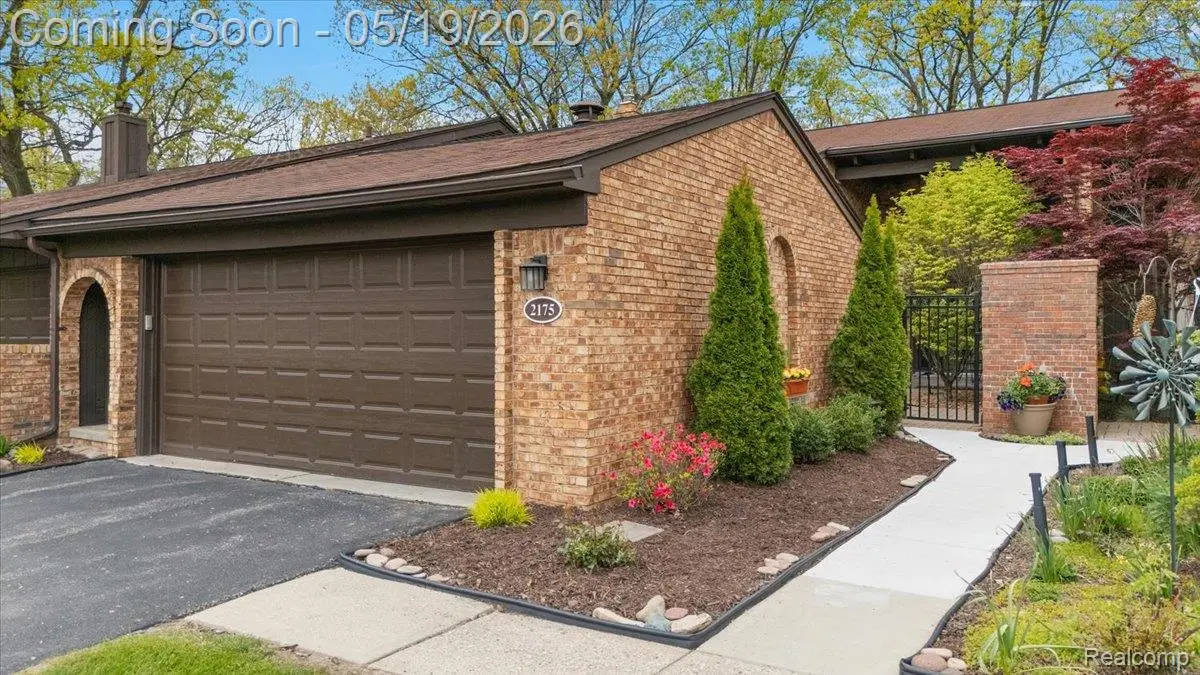 2175 Bordeaux Street, West Bloomfield, MI 48323 - #1