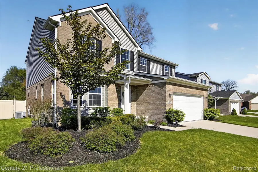 8871 Dover Court, Livonia, MI 48150 - #2