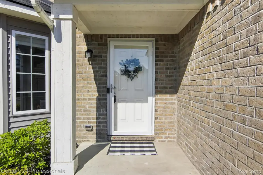 8871 Dover Court, Livonia, MI 48150 - #3